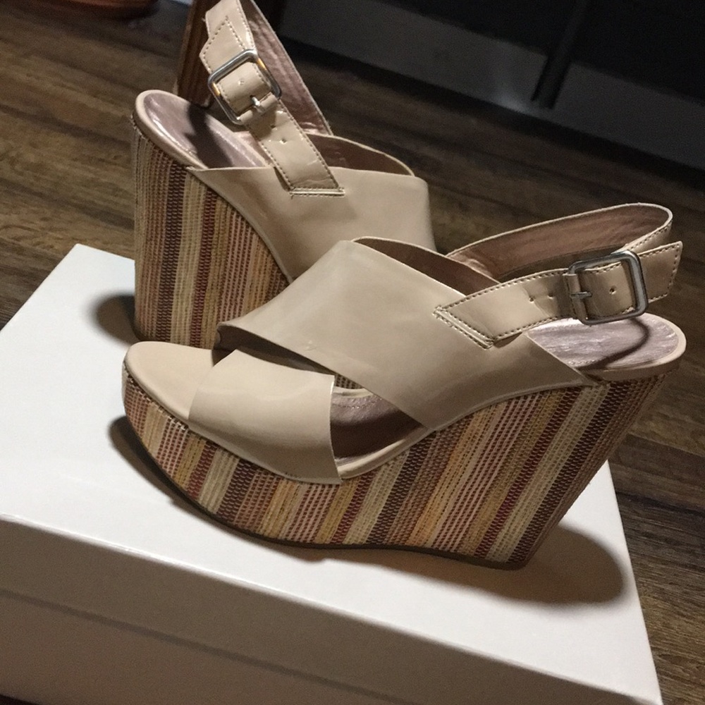BCBGeneration wedge